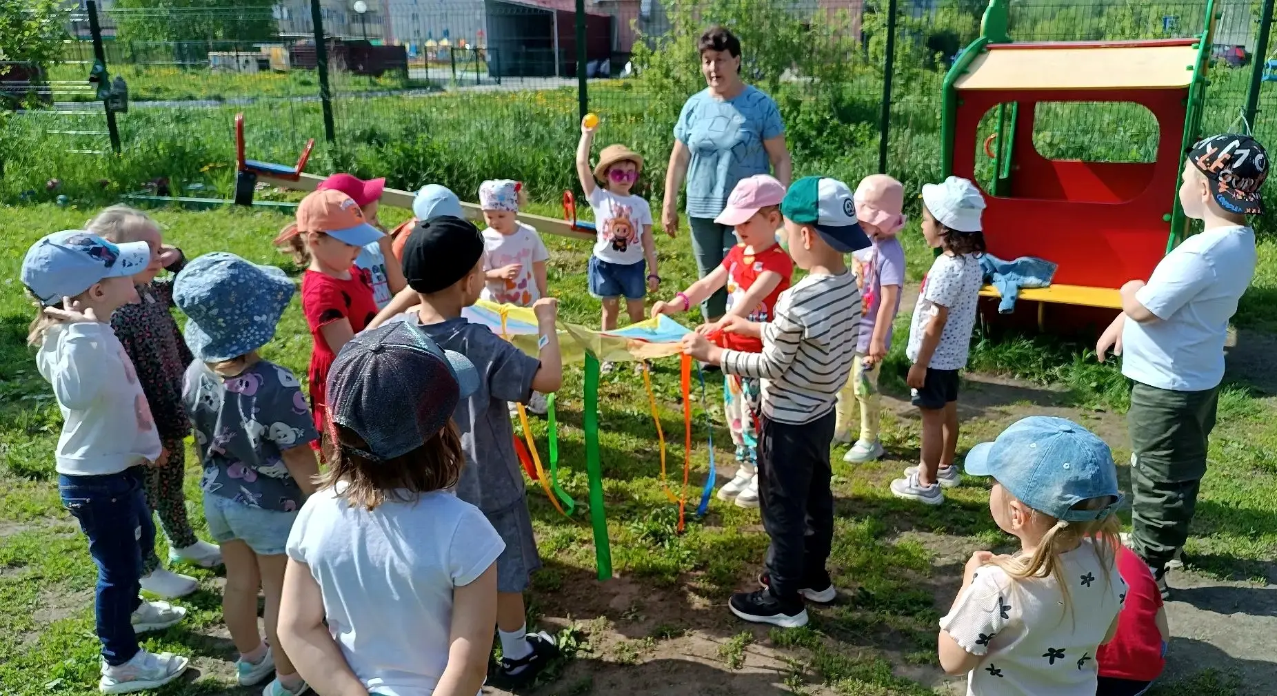 В группе «Карамельки» 🍭 прошла интересная игра «Найди пару». 
Игра в которой нужно найти ленточку т