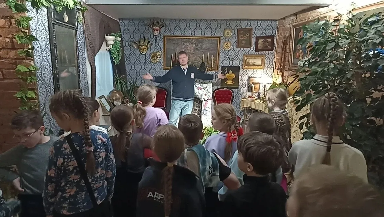 Блины, самовар и улыбки — вот рецепт счастливой Масленицы!   Учащиеся 2 "г" класса с классным руково