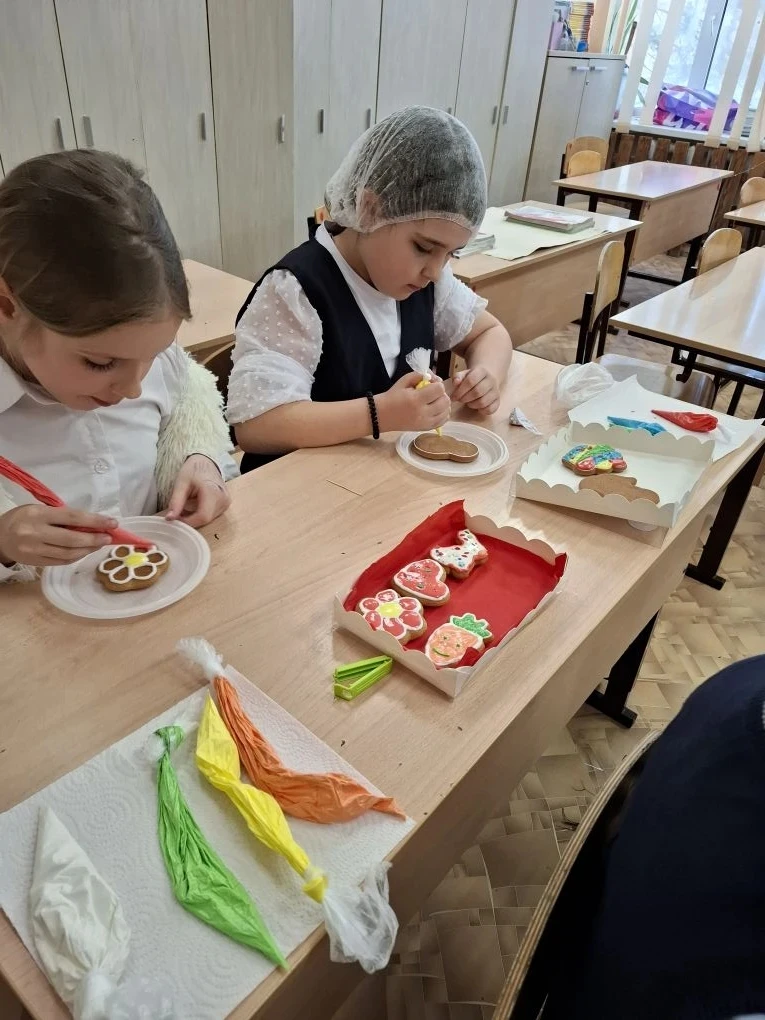 Обучающиеся 2б класса продолжают знакомиться с  профессиями.  ✅Они уже познакомились с профессией ве