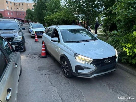 На Наугорском шоссе в Орле сбили несовершеннолетнего

В районе подъезда № 3 дома 72 по Наугорскому ш