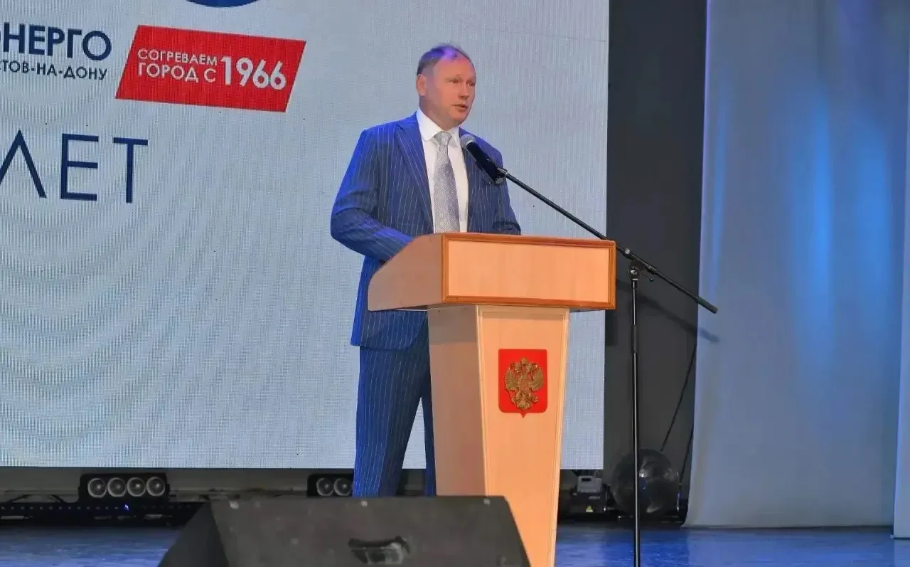 Сегодня с первым заместителем губернатора Ревенко В. Ю. поздравили предприятие АО «Тепл...