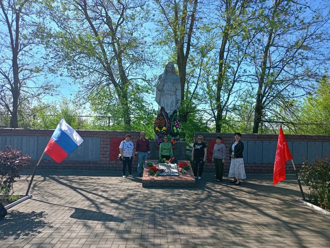 🔴 Сотрудники Новогоровского сельского Дома культуры, сельской библиотеки, заведующий т...