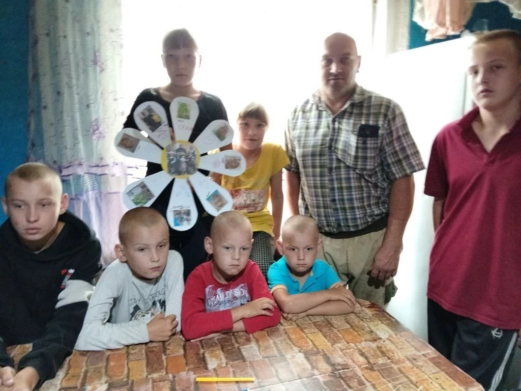 Семья - это самое важное в жизни каждого человека, это наши близкие и родные люди, это те, о ком мы 