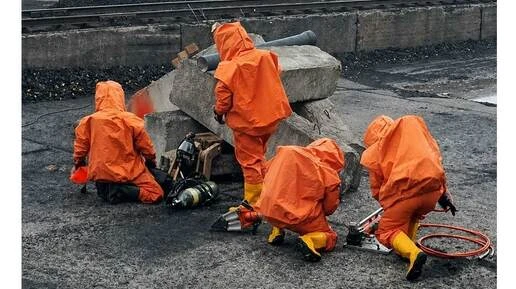 В течение нескольких дней спасатели Новосибирска отрабатывали действия в условиях ЧС