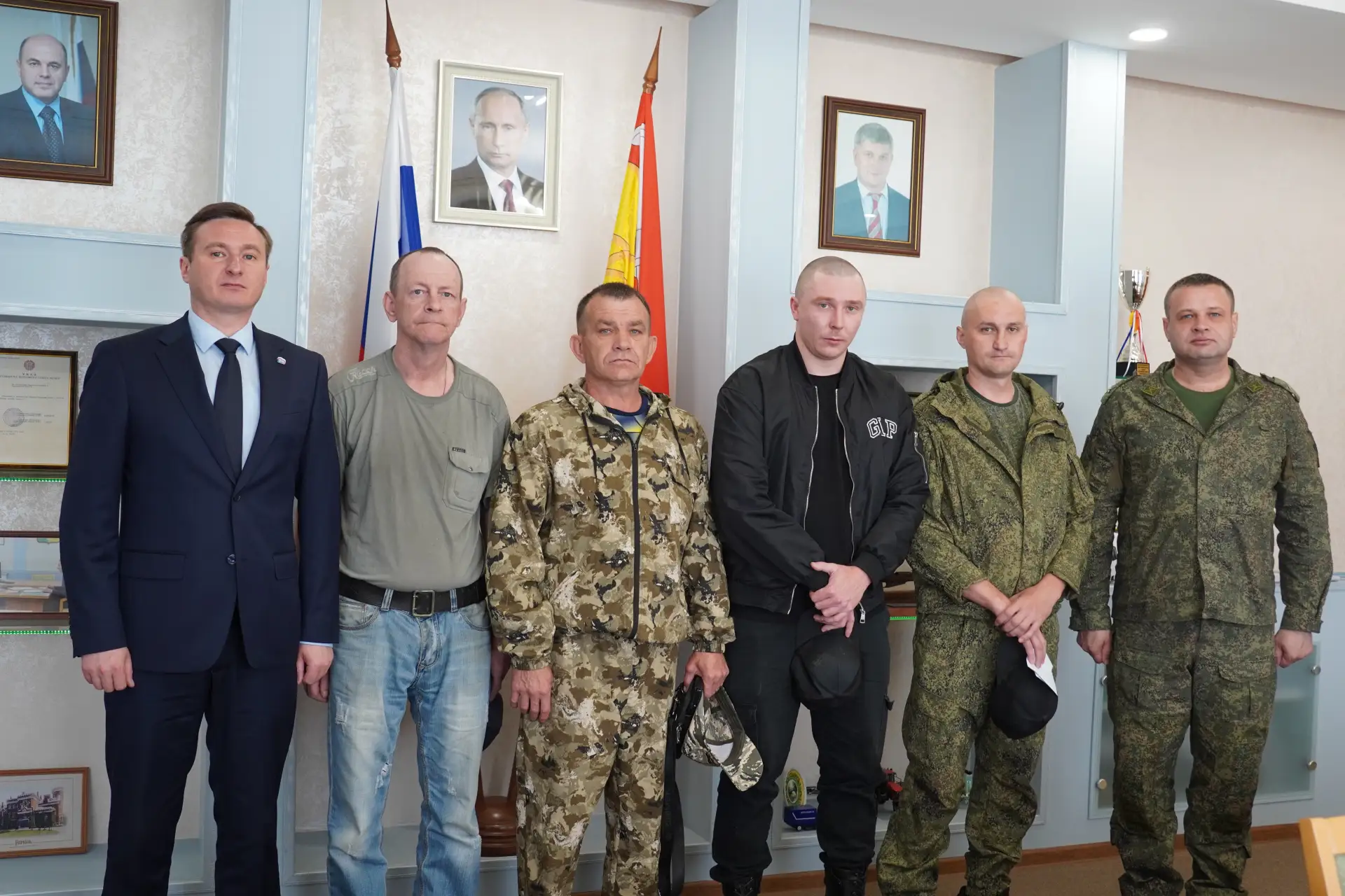 18 мая вместе с военным комиссаром Рамонского и Верхнехавского районов Вячеславом Волко...
