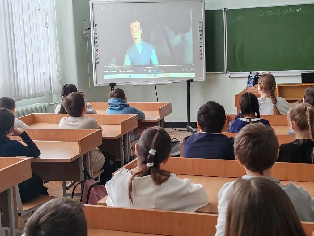 Сегодня в  МБОУ "ЦО №  2 имени Короленко В. Г."   в рамках профилактики употребления ПАВ и наркотиче