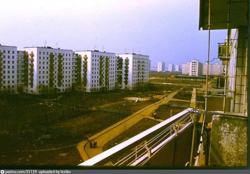 На снимке — Туристская улица и бульвар Яна Райниса в период с 1975 по 1980 год.