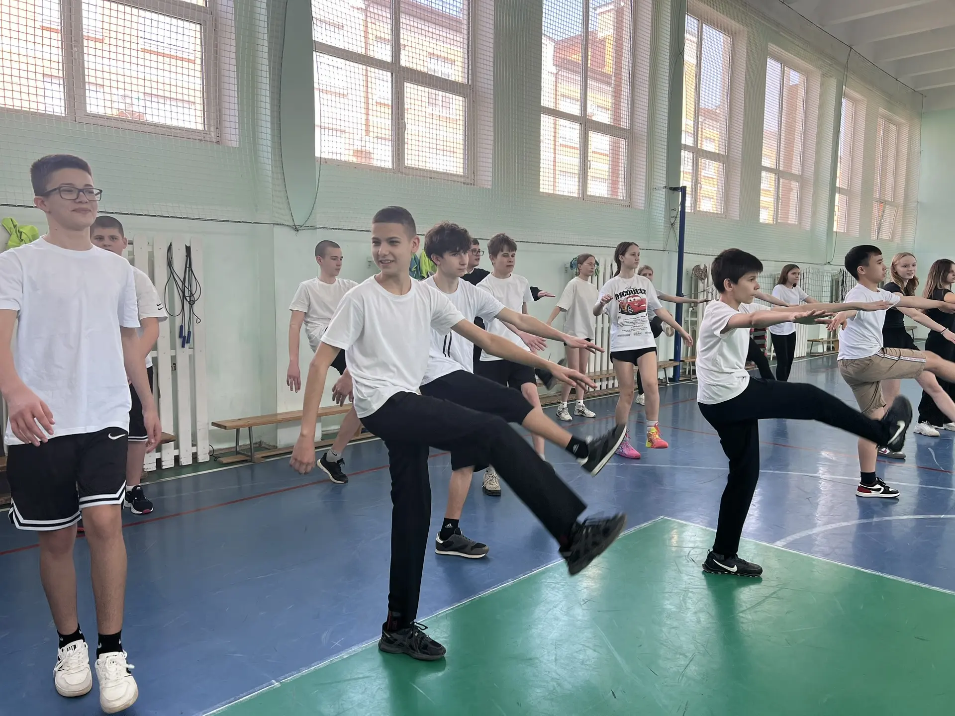 🇷🇺Зарядка с героем!💪  🍀✅Прошла «Зарядка с героем» в рамках акции  «Неделя здоровья школьников Кубани
