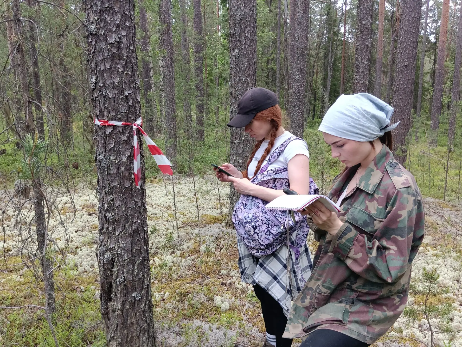 Диспетчер должен понимать, что видит человек в лесу
⁣
В июне диспетчеры Архангельской областной служ