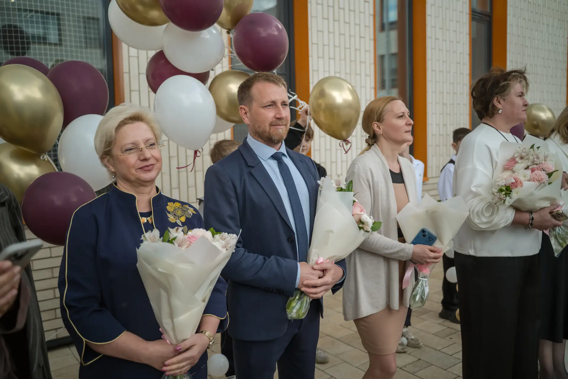 🎓📖 Последний звонок в Мякинино: новая страница в истории школы   💫Мы завершаем наш праздничный дайдж