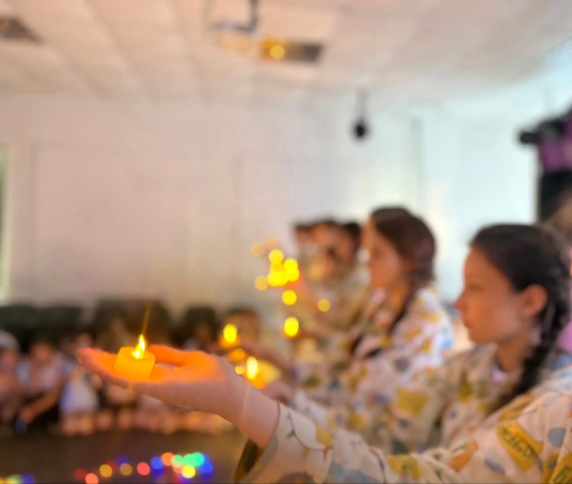 ✨🎶 Первый летний квартирник: душевные песни и волшебство свечей! 🎶✨

Недавно мы провели наш первый