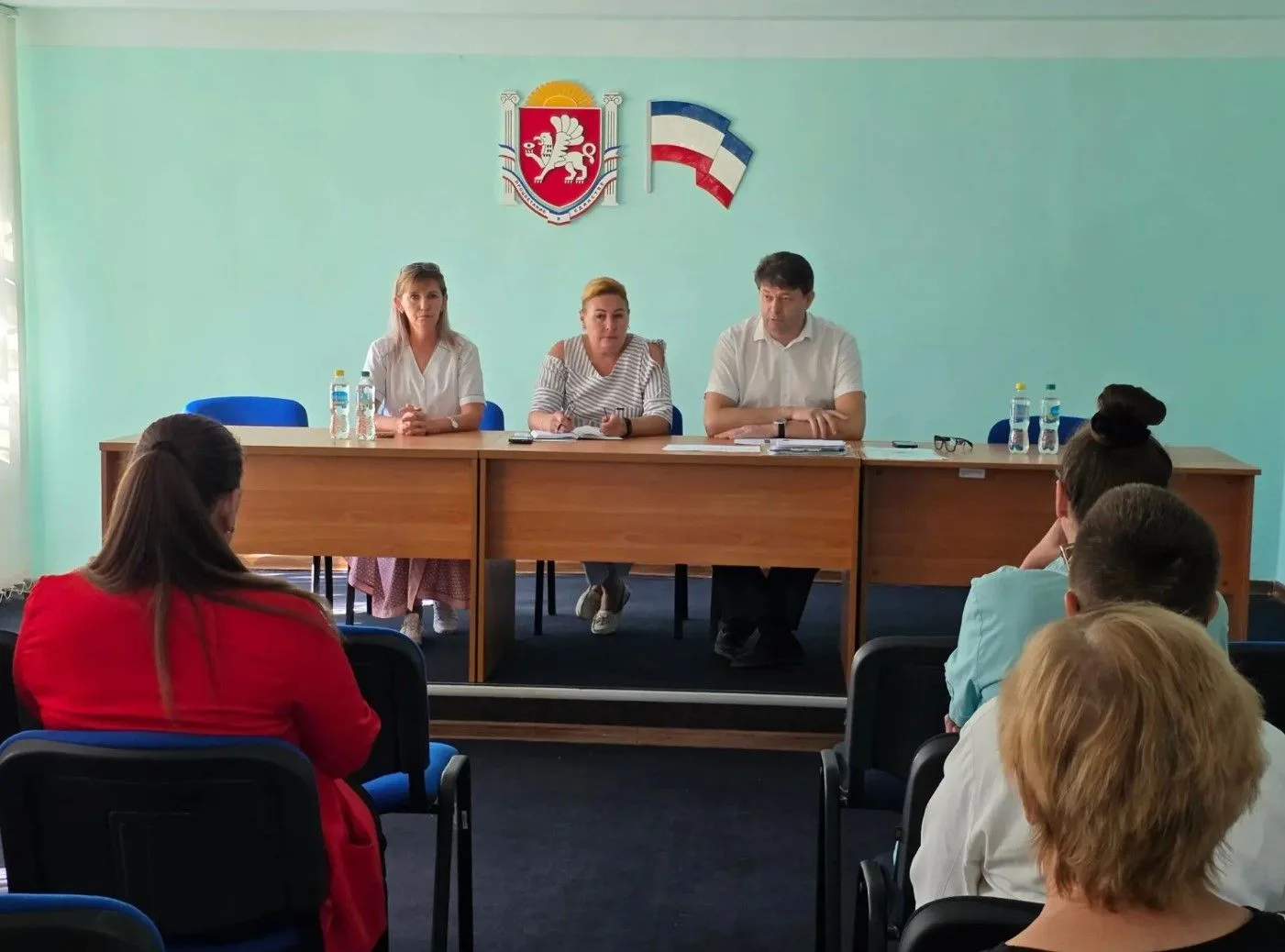 Председатель Государственного комитета ветеринарии Республики Крым Валерий Иванов совер...
