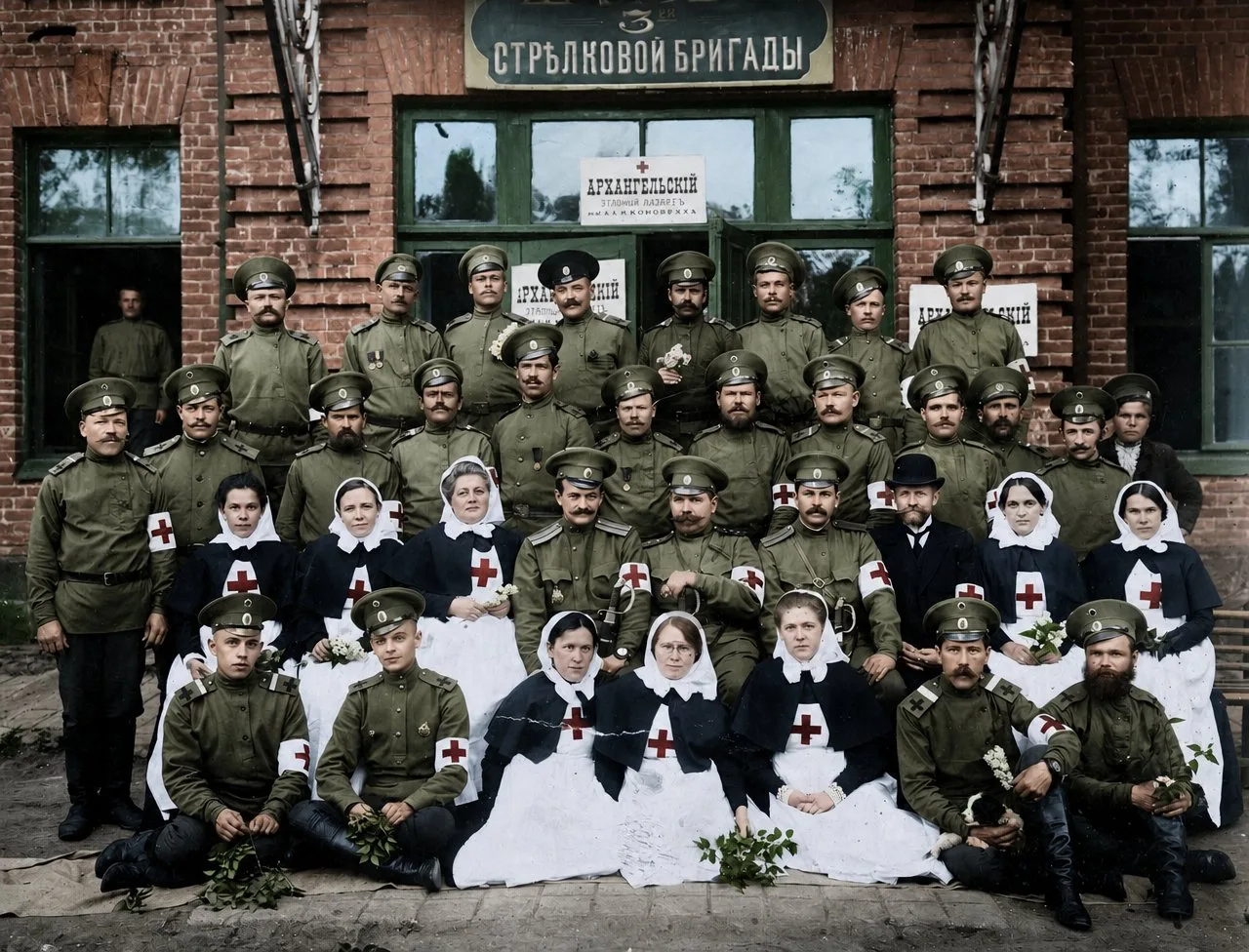 Архангельский этапный лазарет. Вторая Отечественная война, 1914 г. Раскрашено: Вера и В...