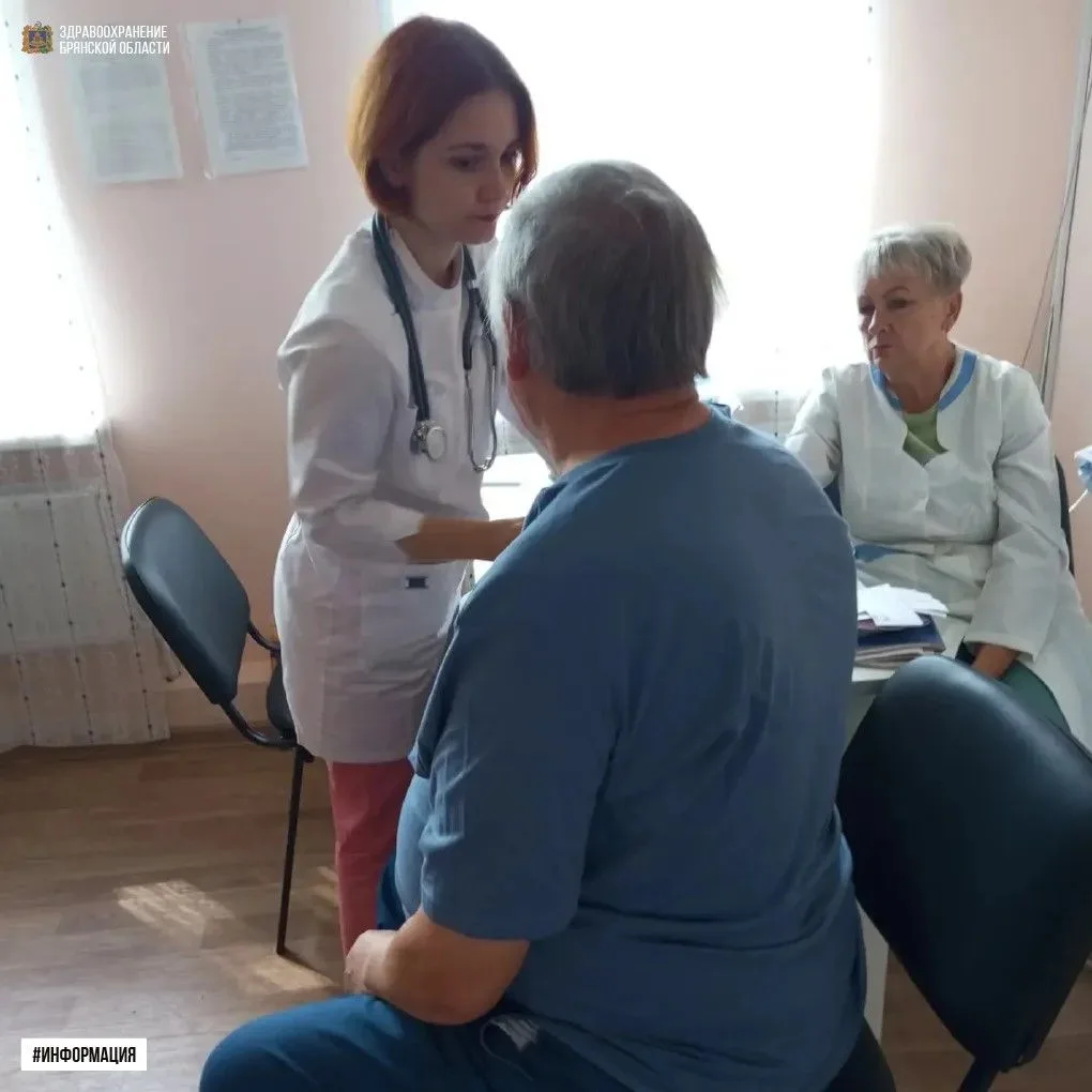 🏥 Мобильная бригада Навлинской ЦРБ провела диспансеризацию в селе Борщово

В рамках программы по по