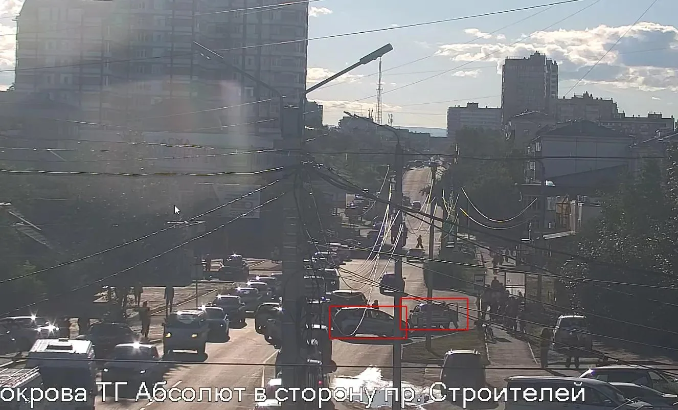 На улице Мокрова два автомобиля столкнулись так, что понадобилась не только помощь ГАИ....