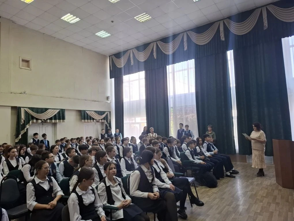 Важный разбор со старшеклассниками: безопасность, закон и друзья ☀️  19 марта в нашей школе заместит