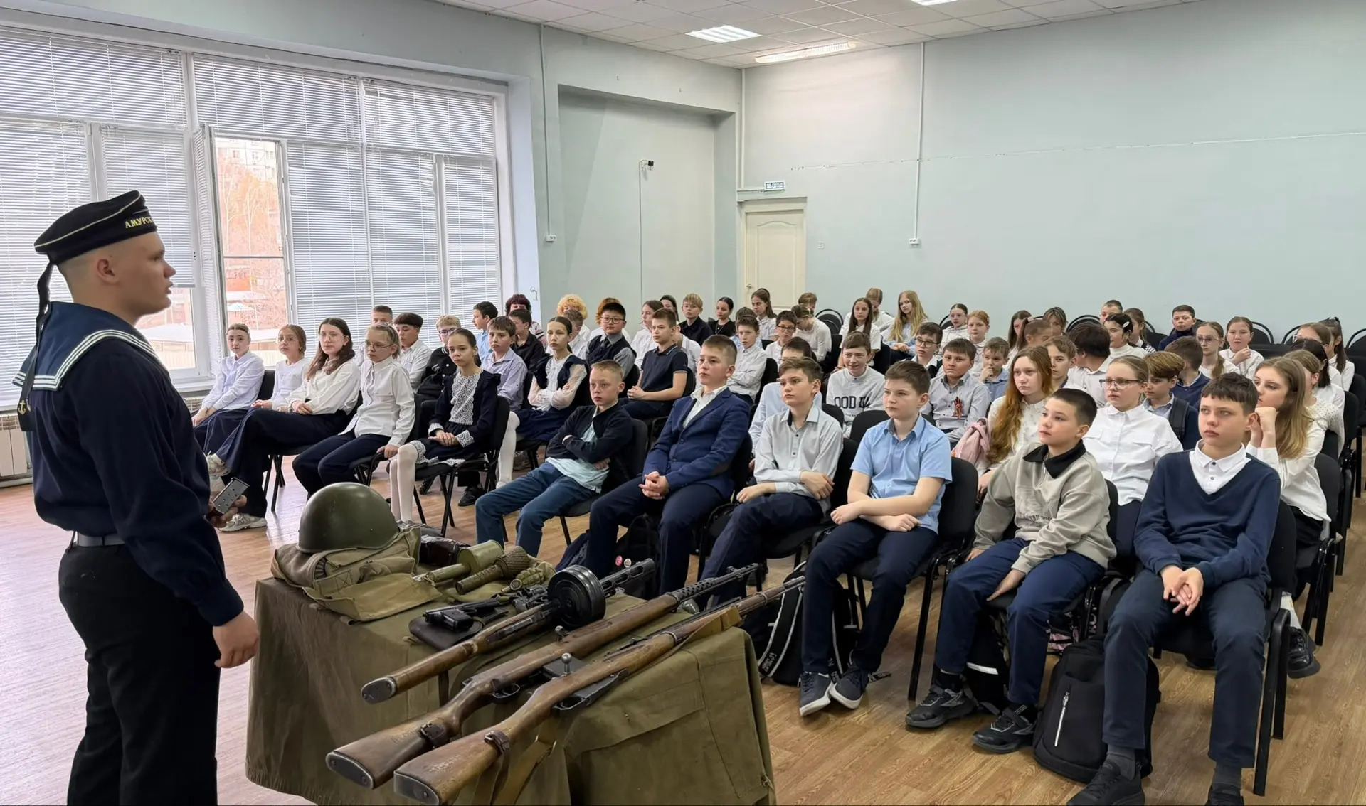 В рамках проекта «Оружие Дальневосточной победы» для учащихся среднего и старшего звена прошли занят