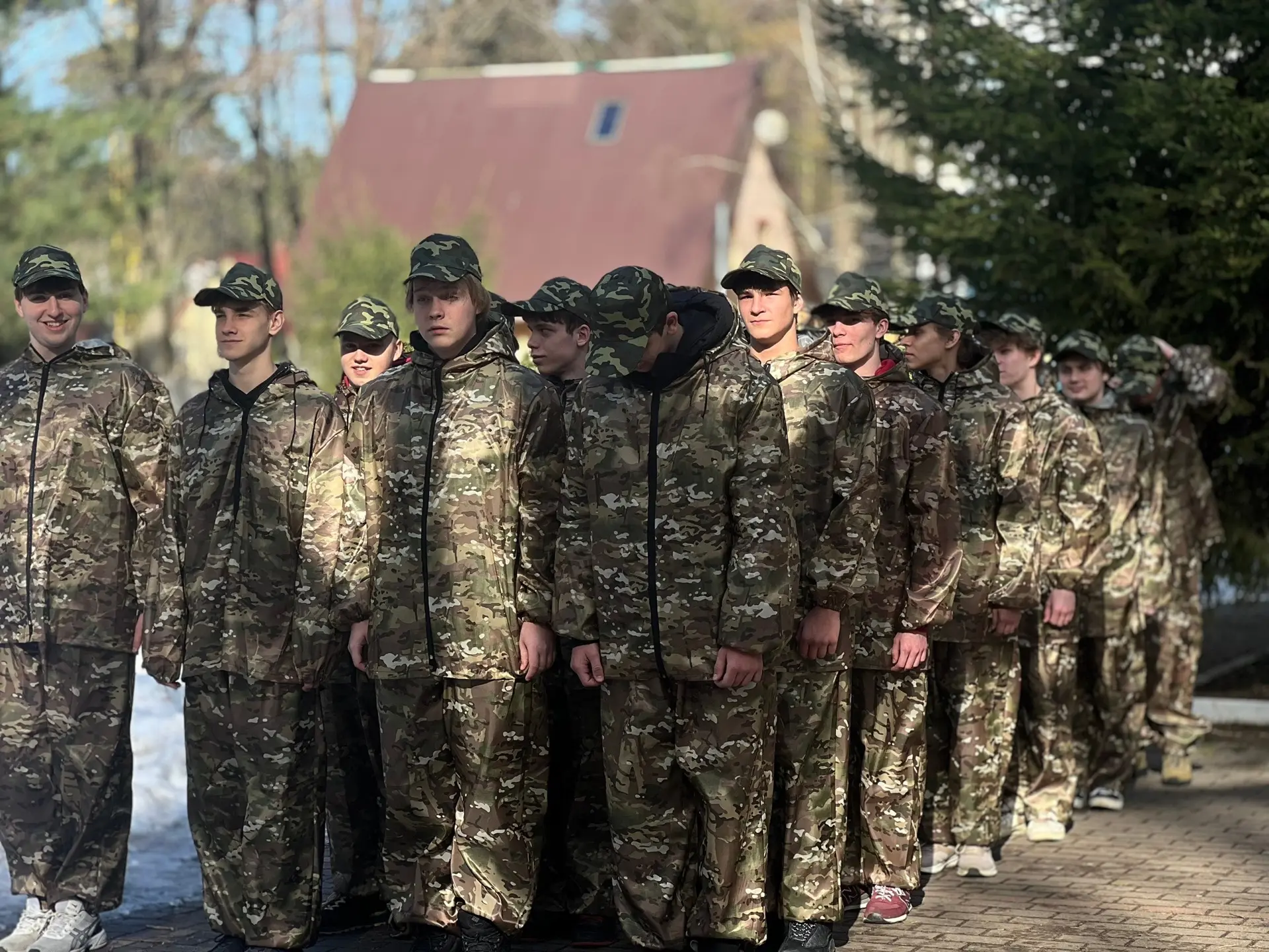 🌟 Военные сборы в центре «Авангард»: первый день насыщенных впечатлений! 🌟  Учащиеся 9А и 10А классо