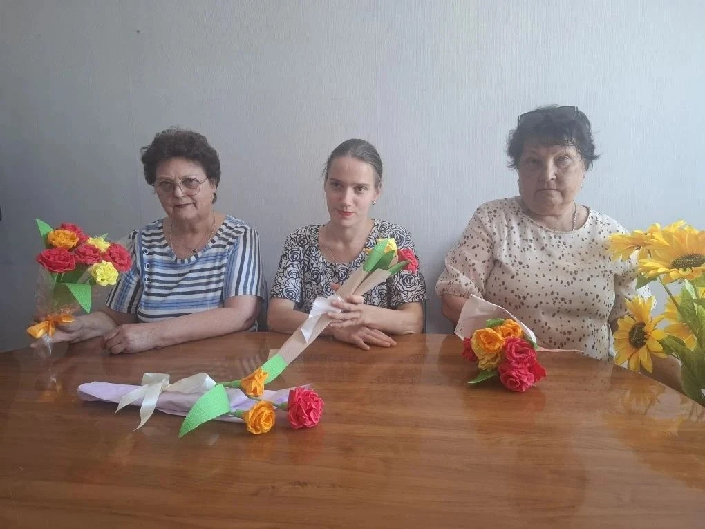 В Икрянинском комплексном центре прошел
мастер-класс «Летний букет своими руками»
 
Получатели социа