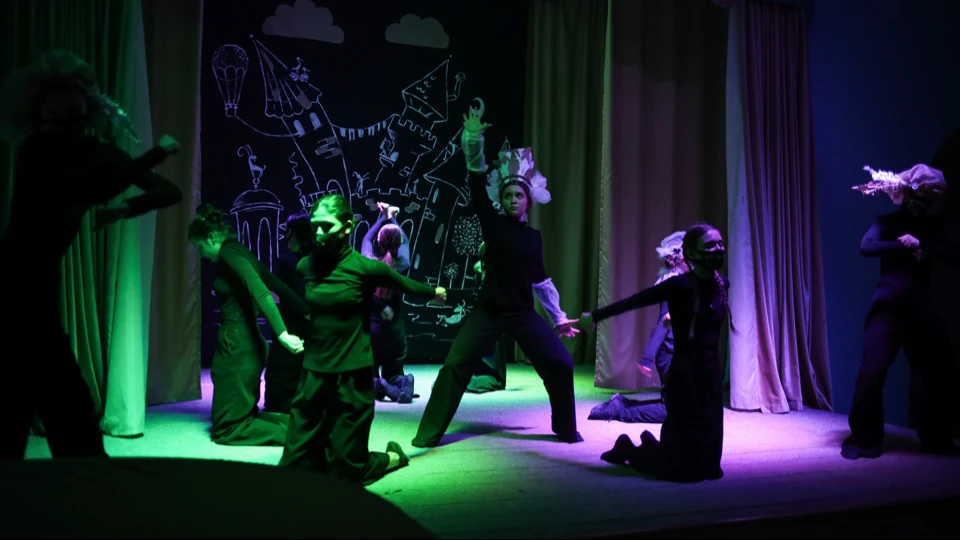 #ТалантливыеДетиМосквы | Живая сцена и большой успех 🎭  Поздравляем школьный театр «ШУТ ТИМ» под рук