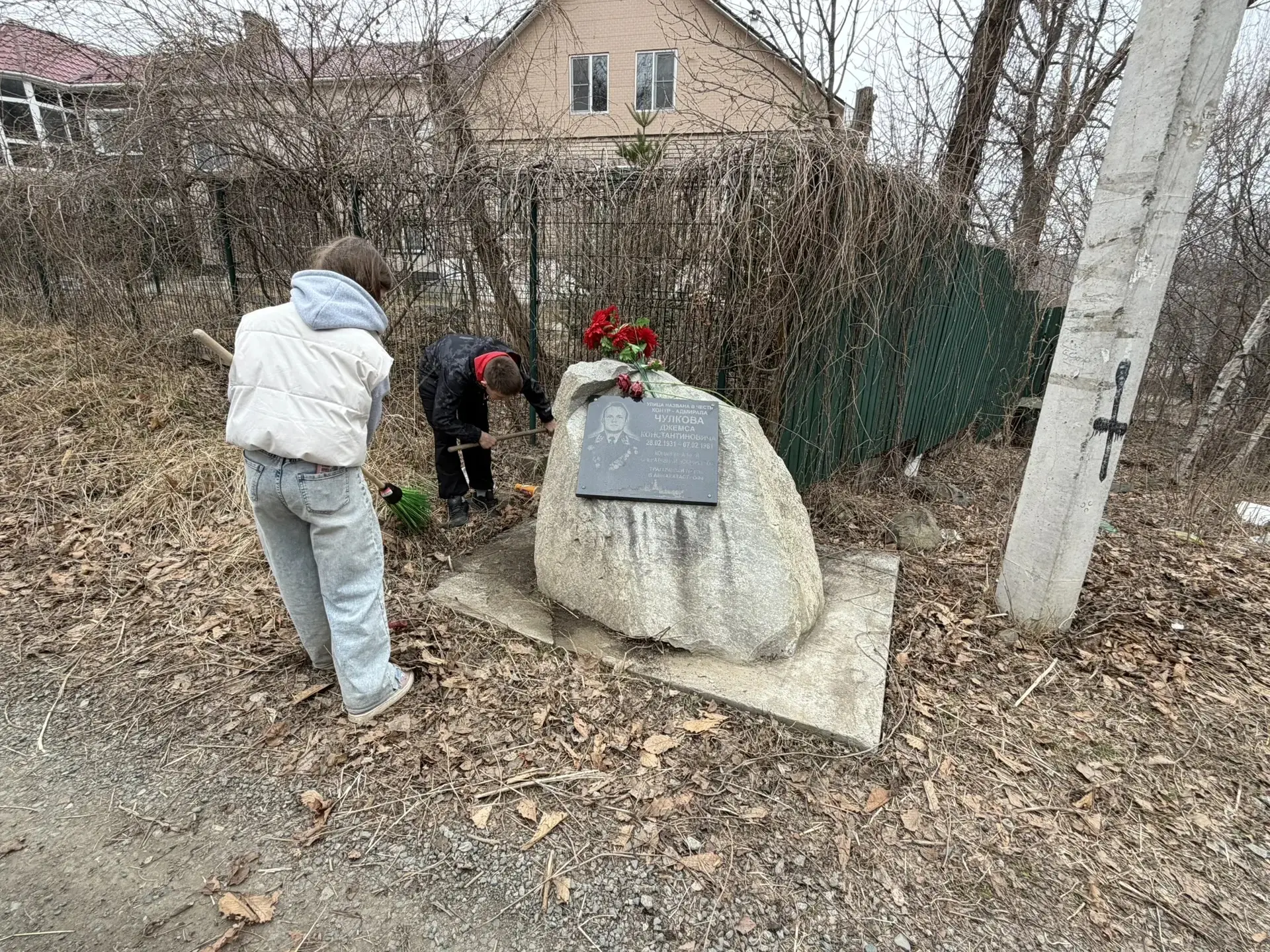 🌿 ВОЛОНТЁРСКИЙ ОТРЯД ГИМНАЗИСТОВ: ДОБРЫЕ ДЕЛА ПРОДОЛЖАЮТСЯ!  👥 Наши юные волонтёры совместно с совет