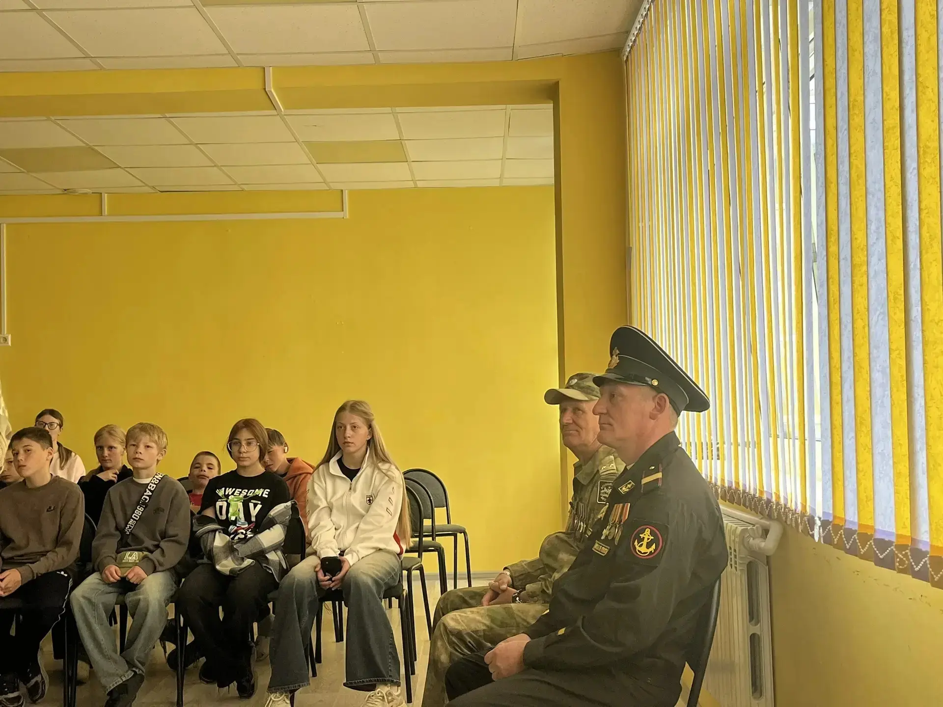 В Центральной детской библиотеке прошёл патриотический час «Подвиг длиною в жизнь». Мероприятие было