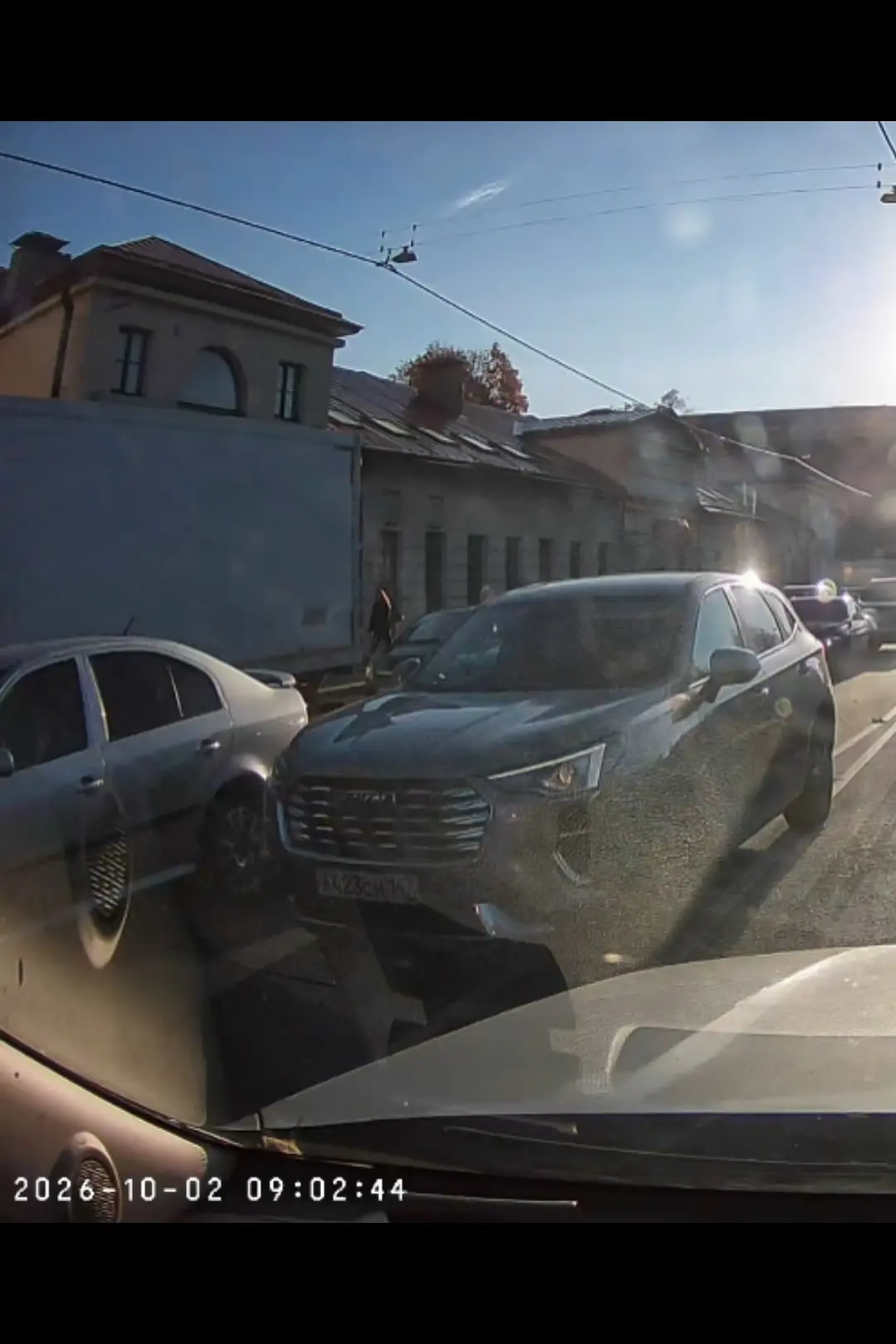 Убийца на дорогах города.Через 2 сплошные обгонял поток на проспекте Обуховской Обороны...