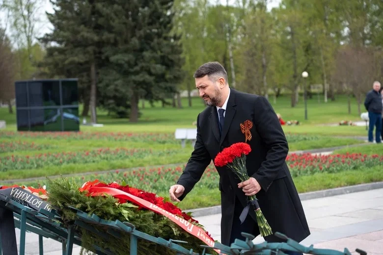 🎗️В преддверии 81 годовщины Великой Победы ветераны и сотрудники ТЭКа и «Теплосети» поклонились памя
