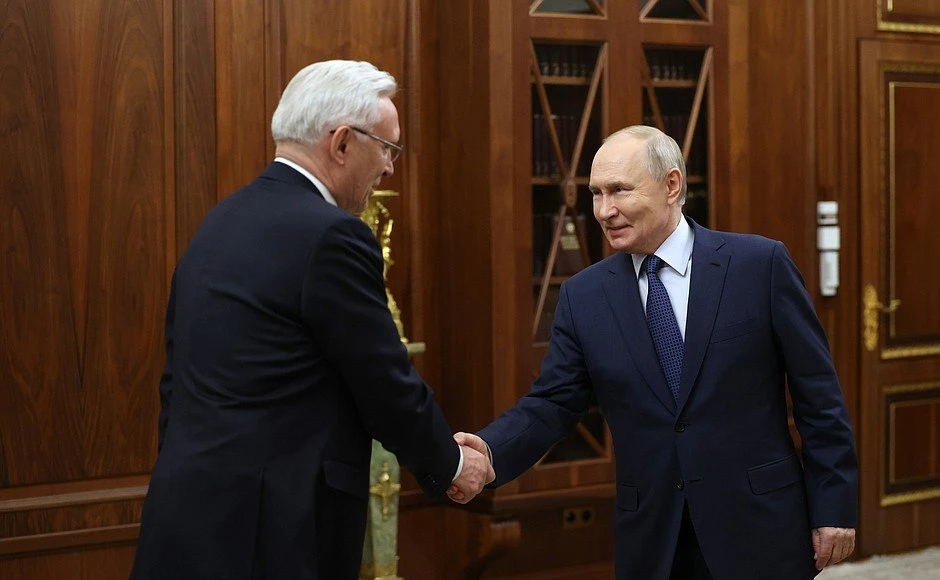 🚚 Владимир Путин оценил КАМАЗ новейшего семейства К5.  Президент России на встрече с генеральным дир