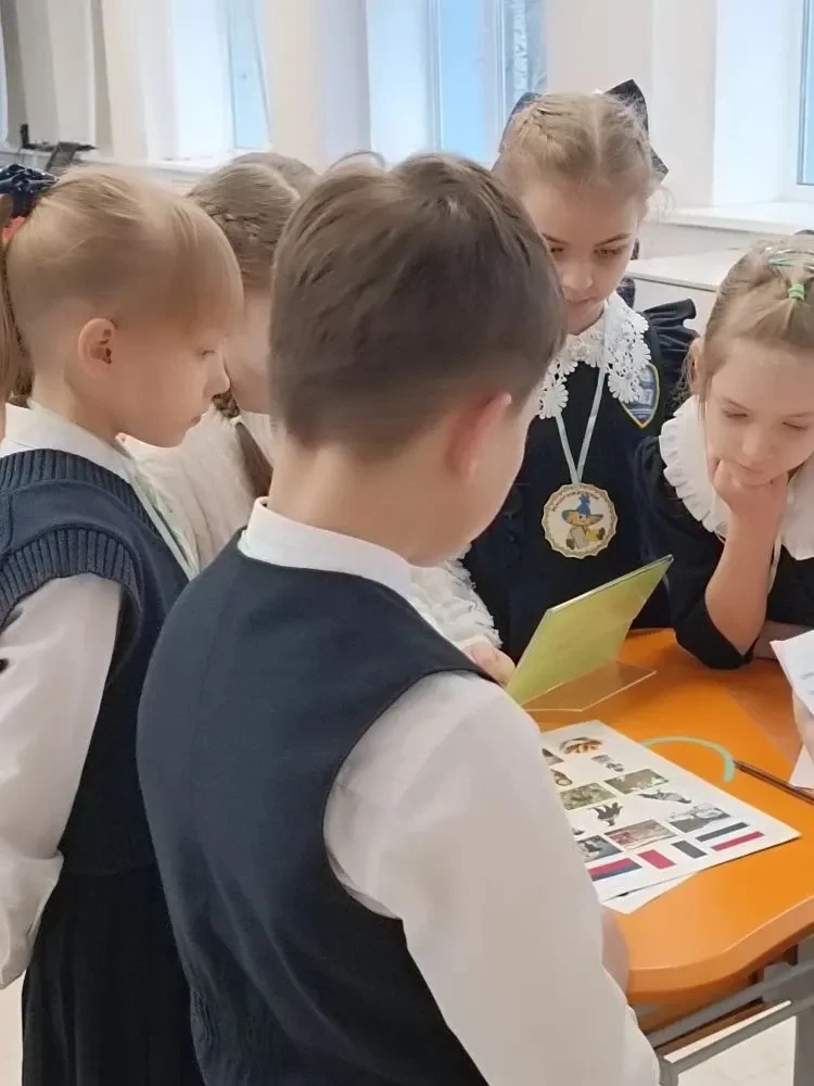 Поздравляем команду 2-х классов с победой! 🎓Наши ученики: Петрова Мария, Серегина Варвара, Каунова В