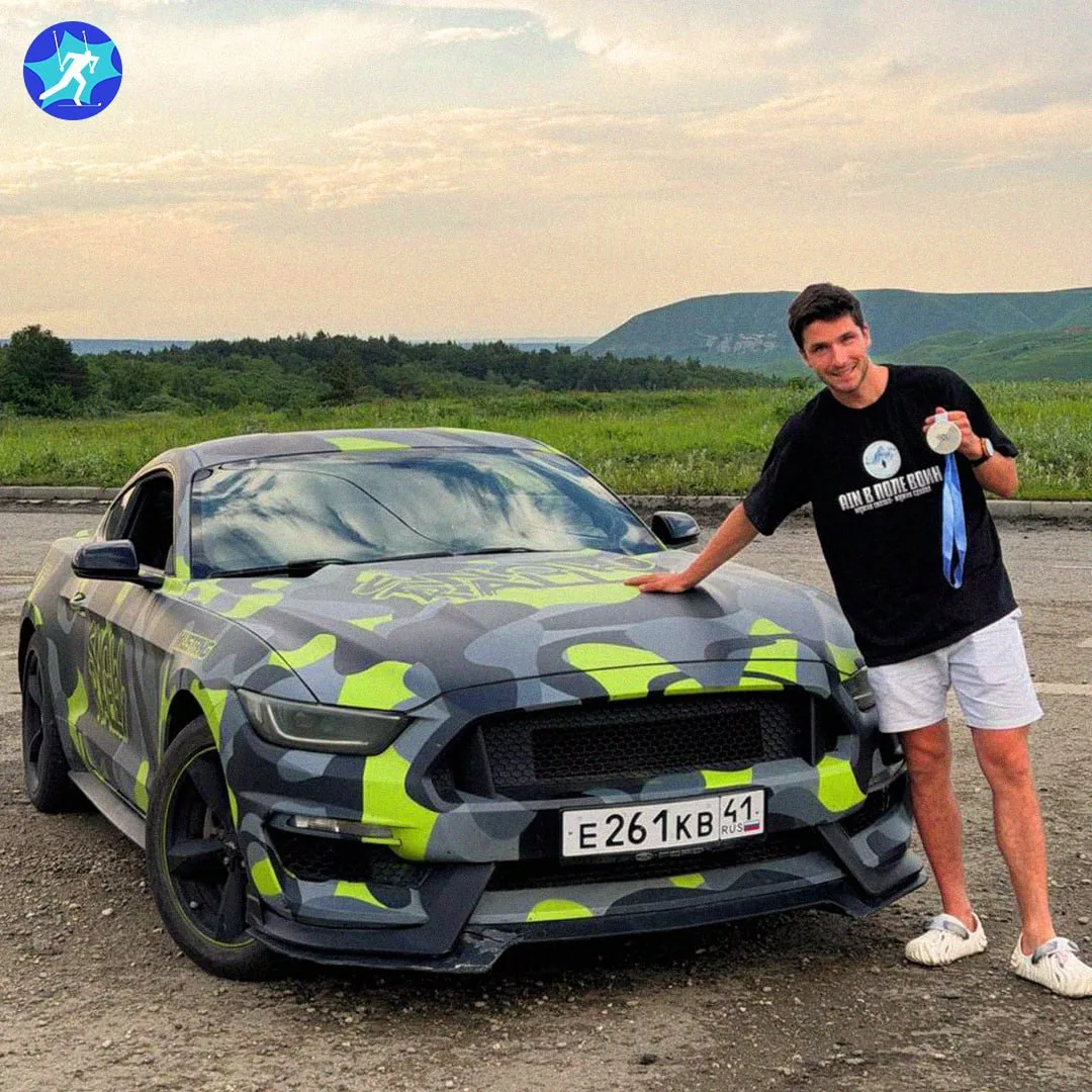 🏎️ 🔥 Никита Филиппов приобрел новый автомобиль – мустанг!