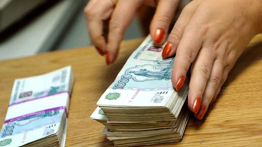 ⚡😱 Сотрудница банка в Севастополе похитила 24 млн рублей со вкладов клиентов