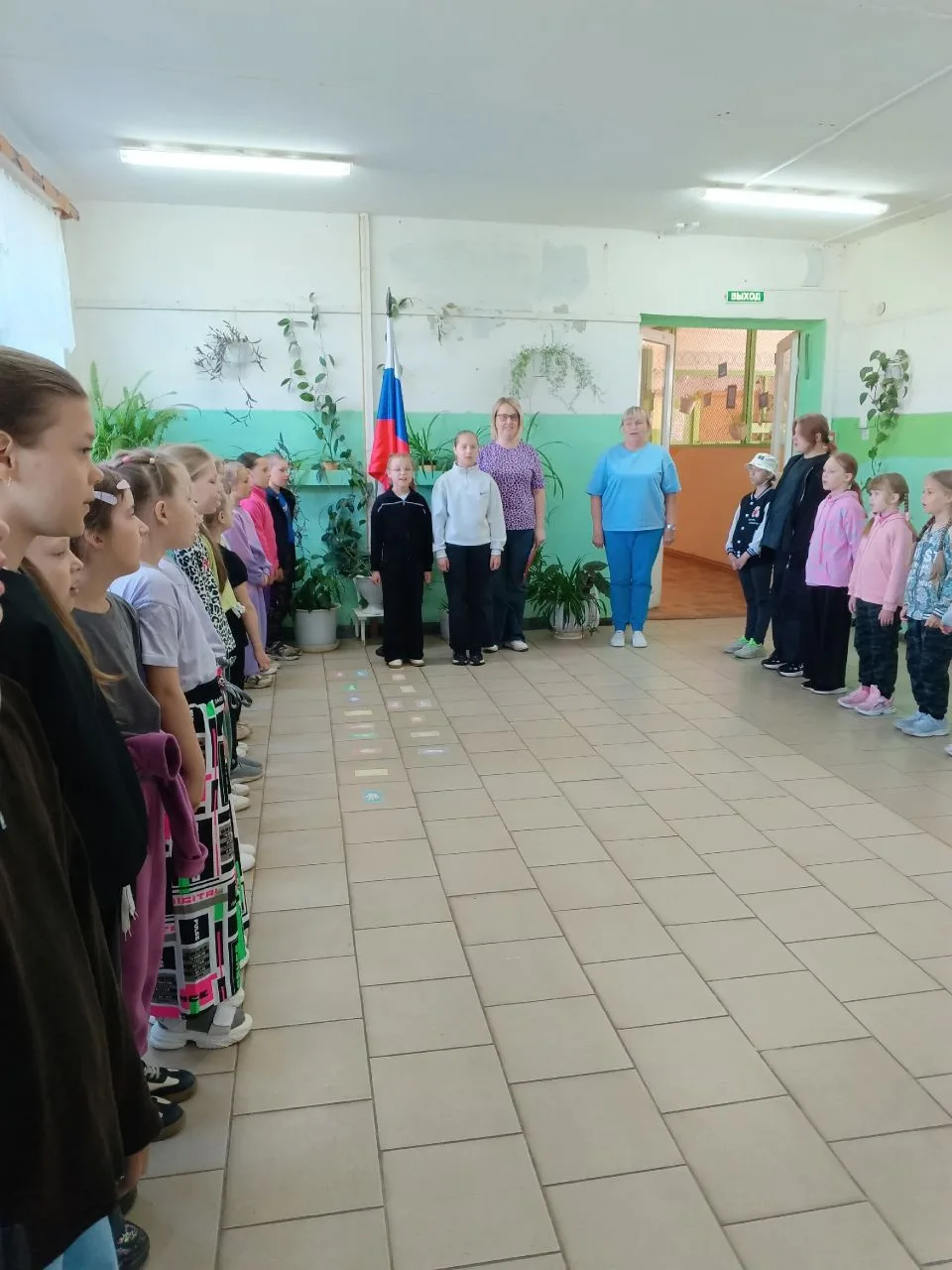 СОЛНЫШКО 

☀  Открытие лагеря

Сегодня мы официально открыли новую смену. 

С самого утра ребята гот