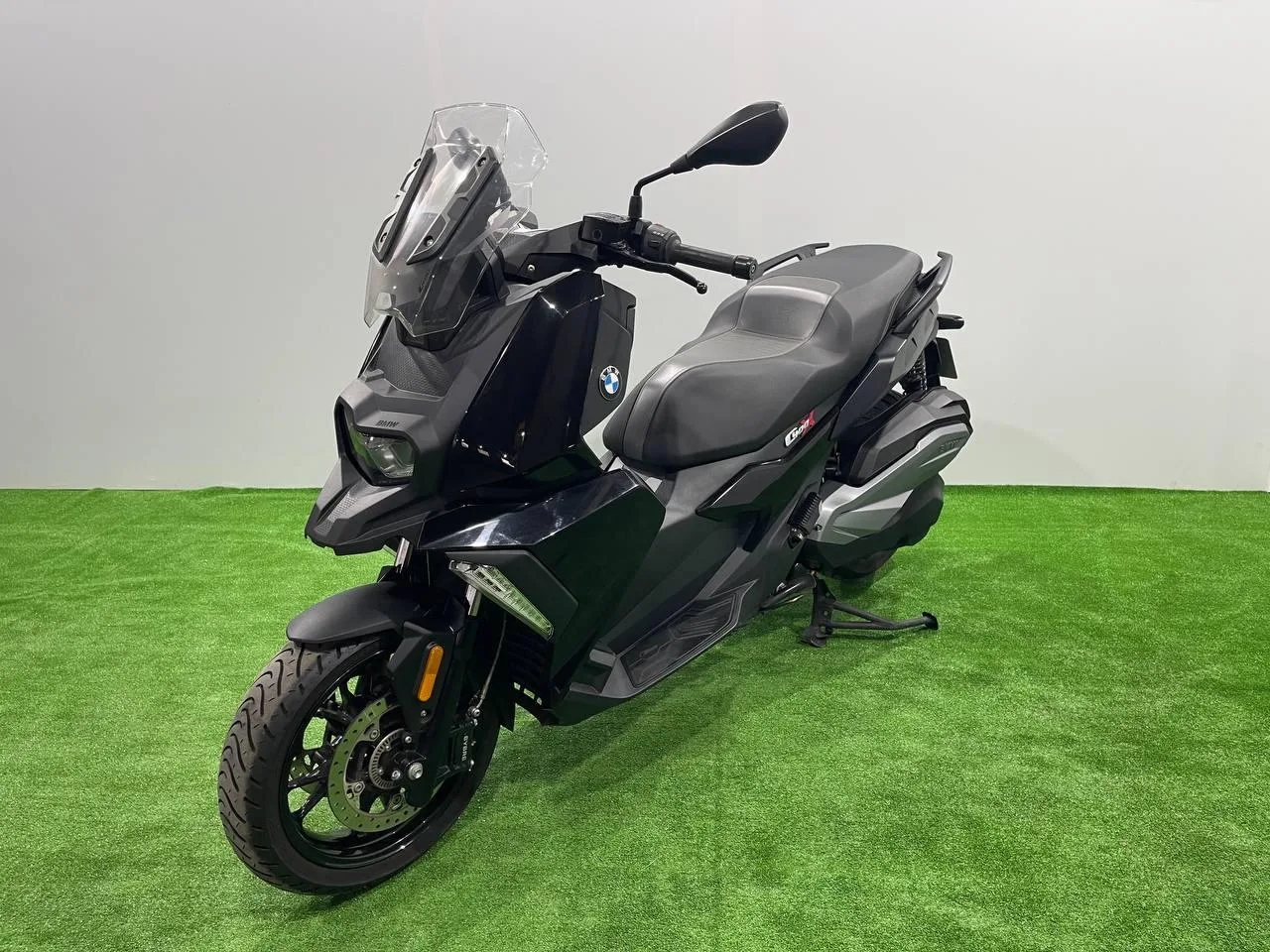 BMW C400X в наличии во Владивостоке  Характеристики:  - 2019 год - объем 350 см3 - Аукцион AUCNET - 