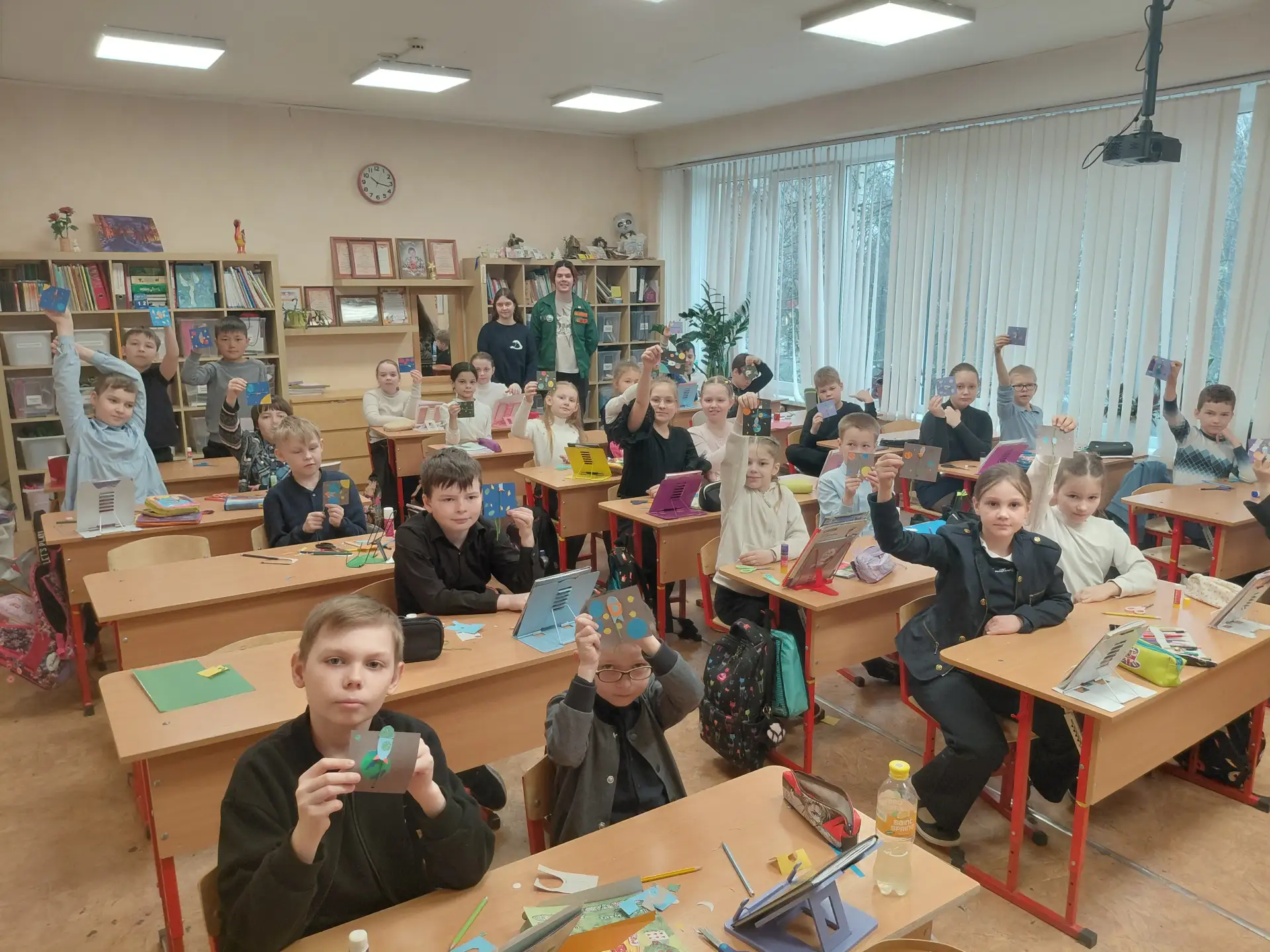 🚀 Космический десант «Всплеска»! В преддверии Дня космонавтики бойцы педагогического отряда «Всплеск