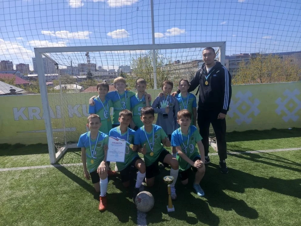 🏆 Спортивные достижения  ⚽ Команды мальчиков и девочек Лицея № 107 достойно представили школу на рай