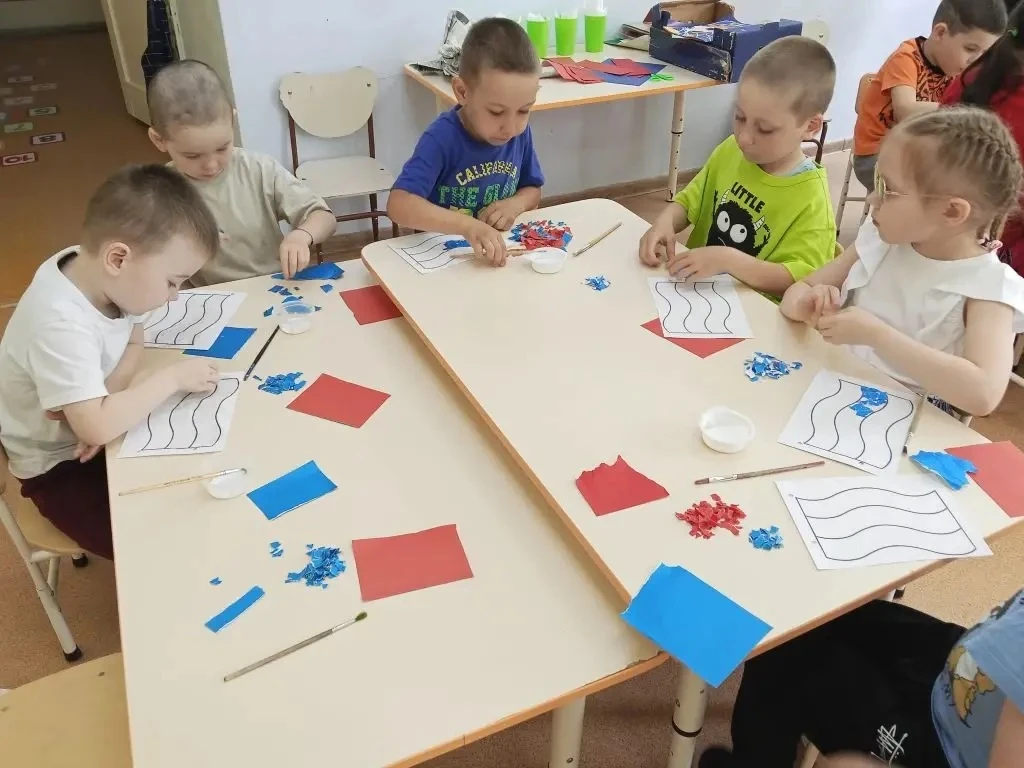 #неделя2#Россия-Родина#моя
🇷🇺 Белый, синий, красный: «Юные художники» создают символ Родины

🇷🇺В
