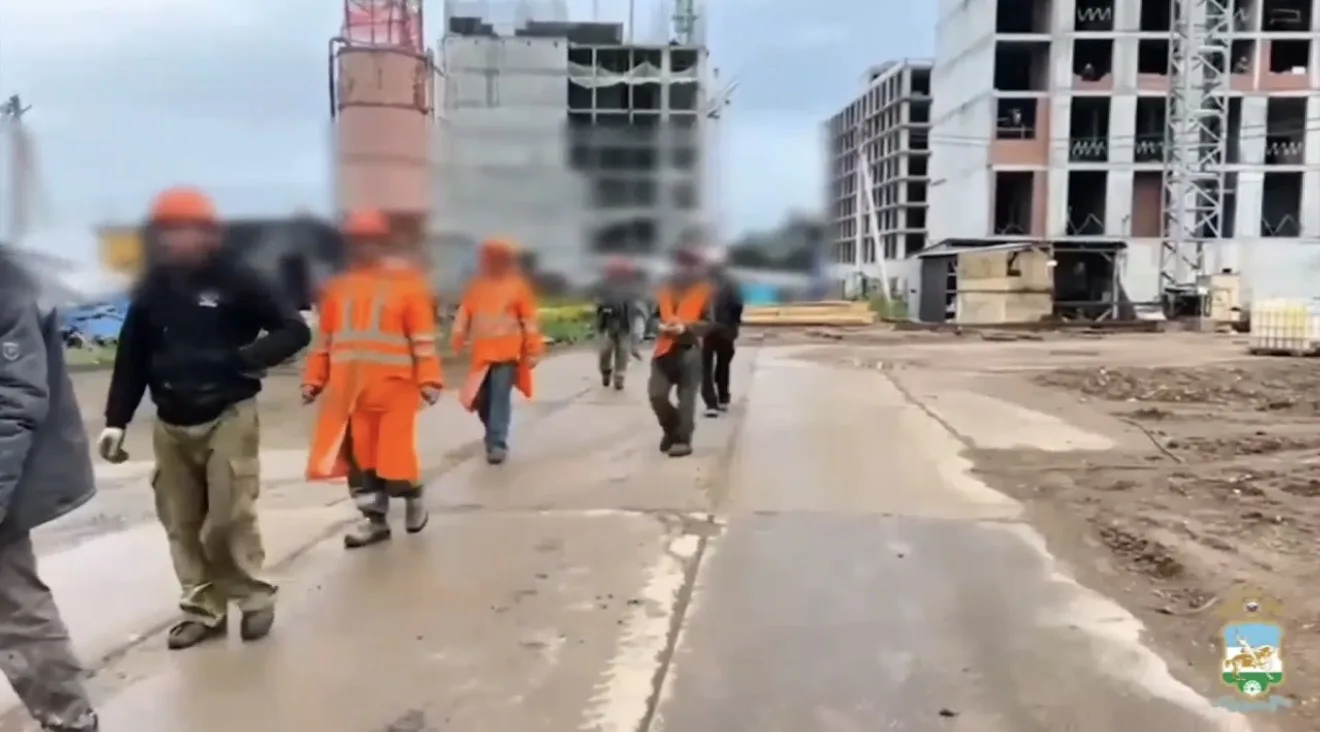 😱 В Уфе обнаружили сотни нелегальных мигрантов

В столице Башкирии завершилась федеральная операция