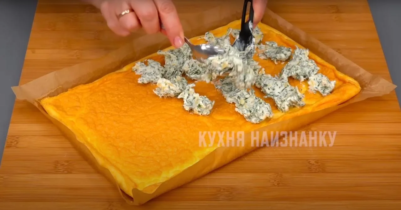 Закуска за 15 минут. С начинками можно экспериментировать. Нам больше всего нравится именно сырная н