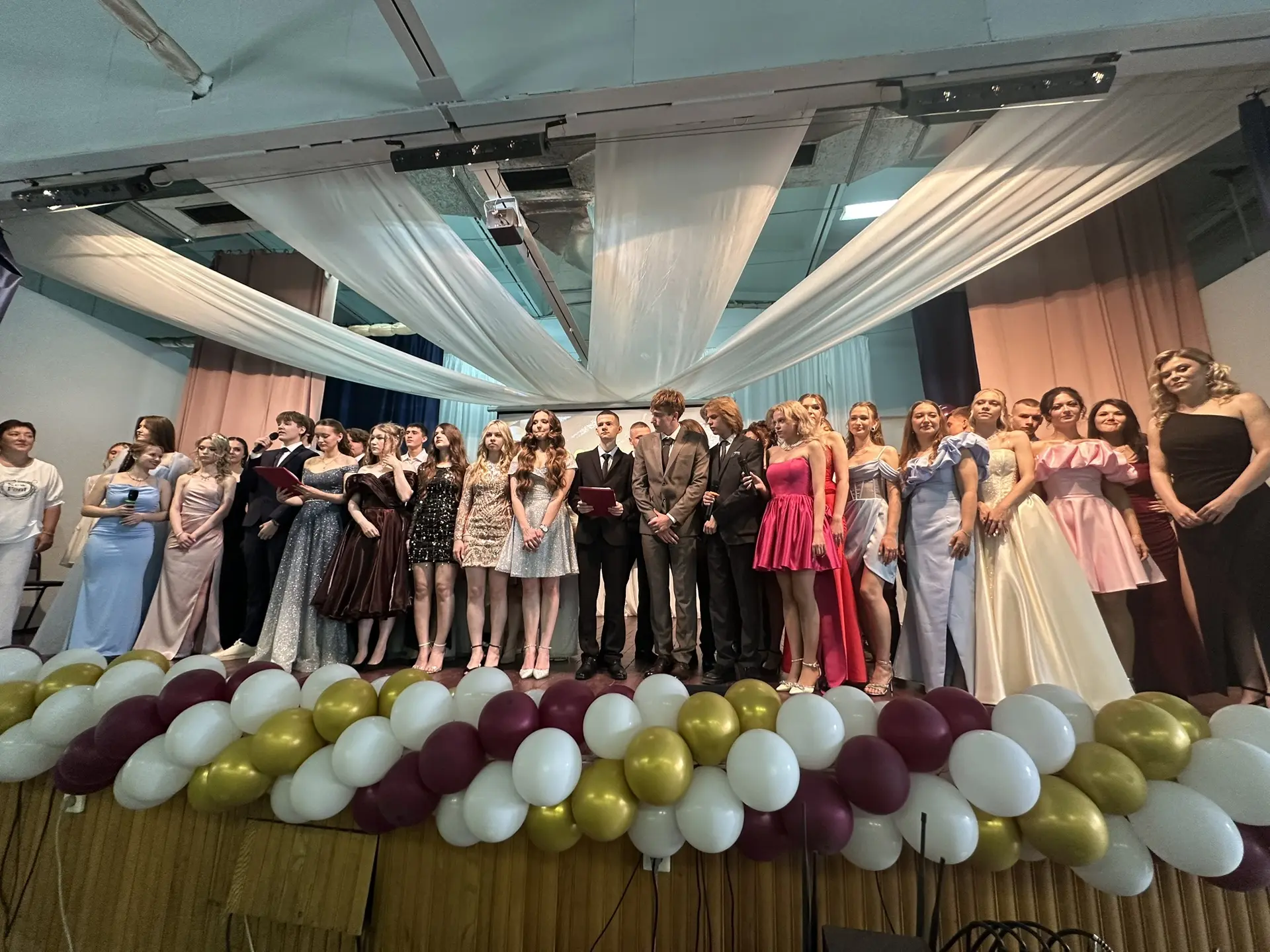 ✨Выпускной 2026✨
🇷🇺27 июня состоялось самое долгожданное событие 2026 года - торжественная церемон