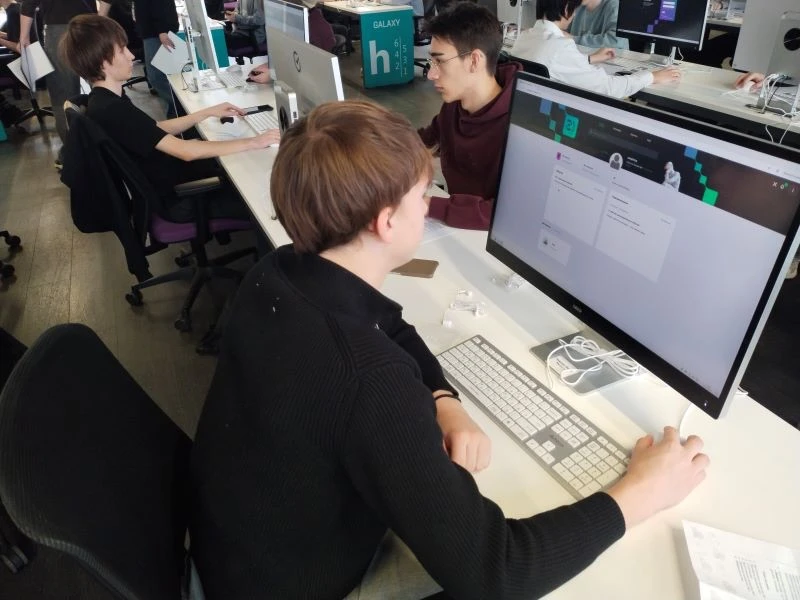 Учебный день в СБЕР: Навыки работы с технологиями искусственного интеллекта  🎓Ребята из 11 ИТ-класса