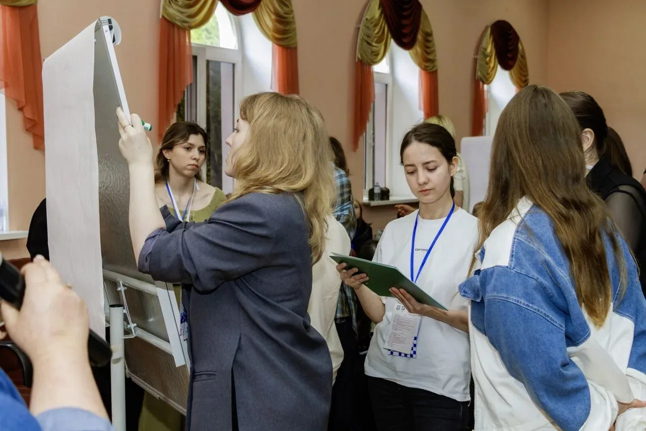 Как наши педагоги открыли «Формулу успеха» в ДЮОЦ «Родина»  Наши учителя вернулись из поездки, полно