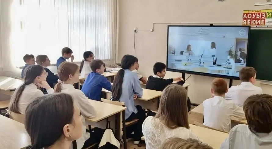 ✨В нашей школе прошло проектное занятие «Поговори с родителями» в рамках проекта «Россия — мои гориз