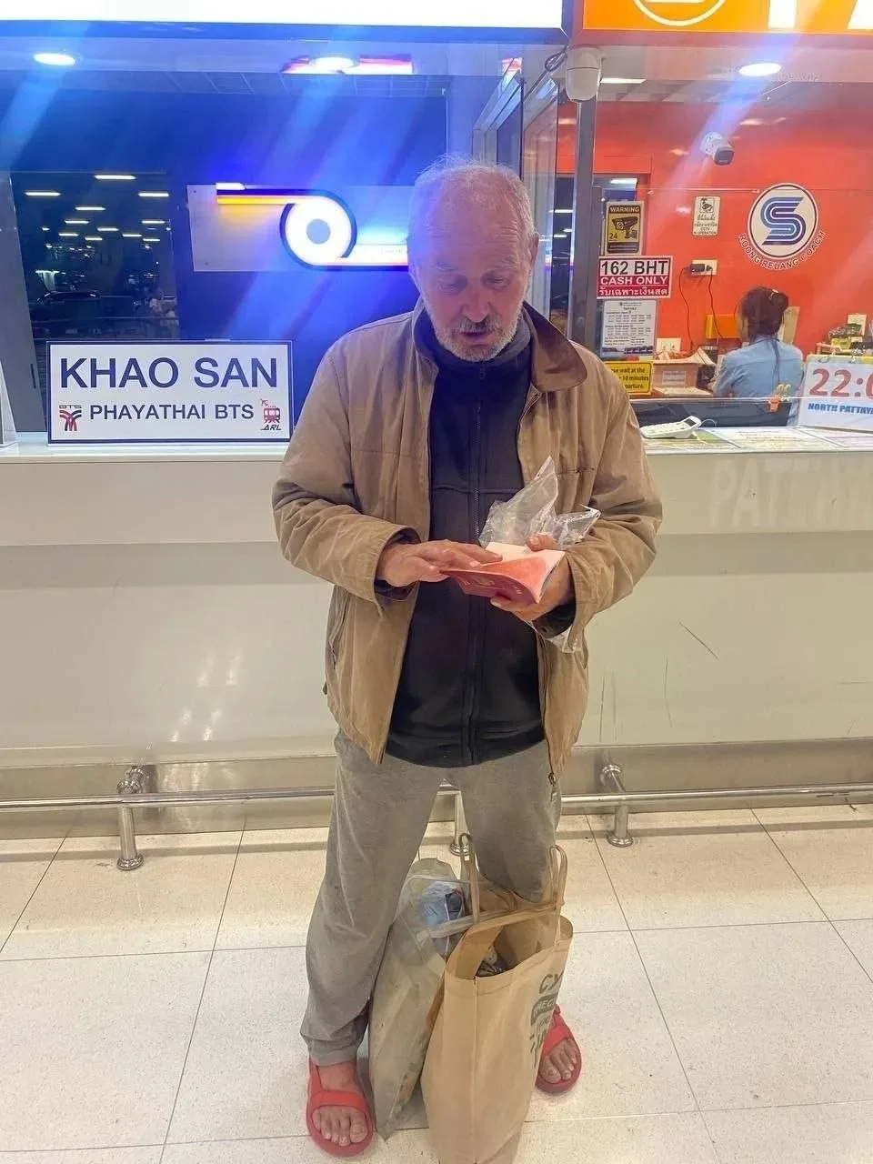 ✈️😟 Пенсионер из Уссурийска застрял в аэропорту Бангкока без денег и билета домой

62-летний житель