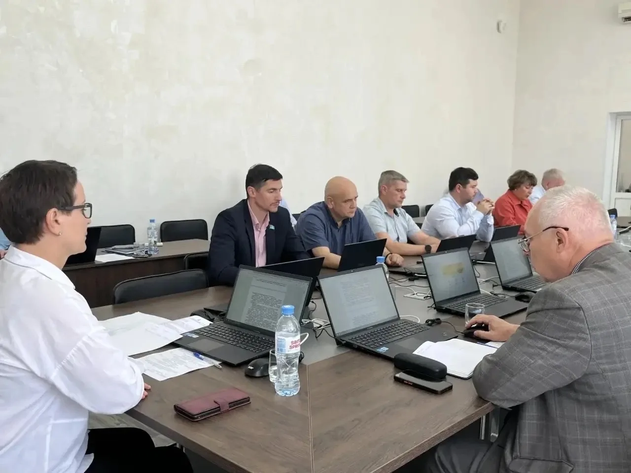 Сегодня состоялось заседание комиссии по социальной политике Думы Серовского муниципального округа.
