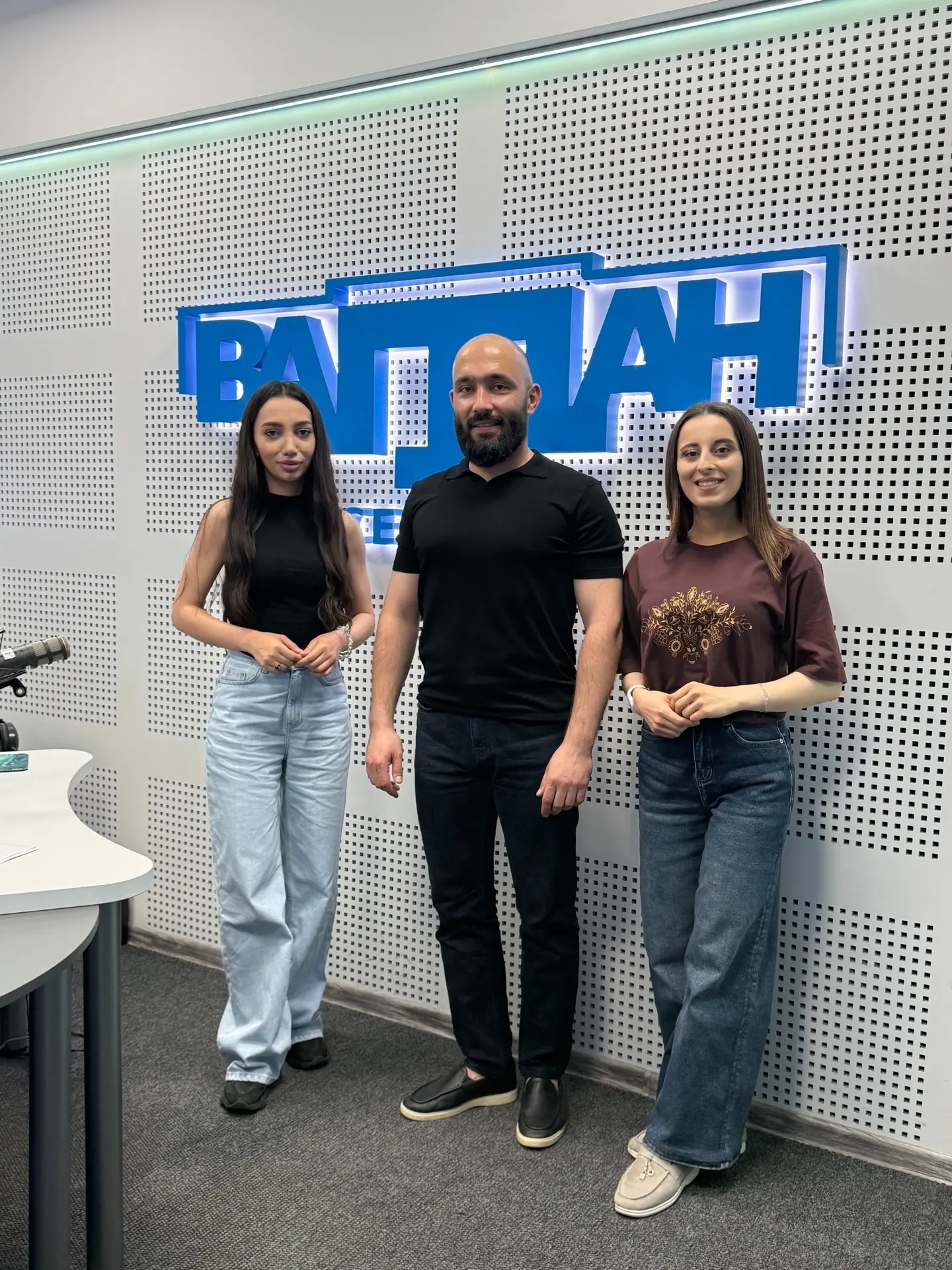 🔥«Хош лаф» программасында «Атеш» нумюневий къырымтатар оюн ансамблининъ ребери Мидат Х...