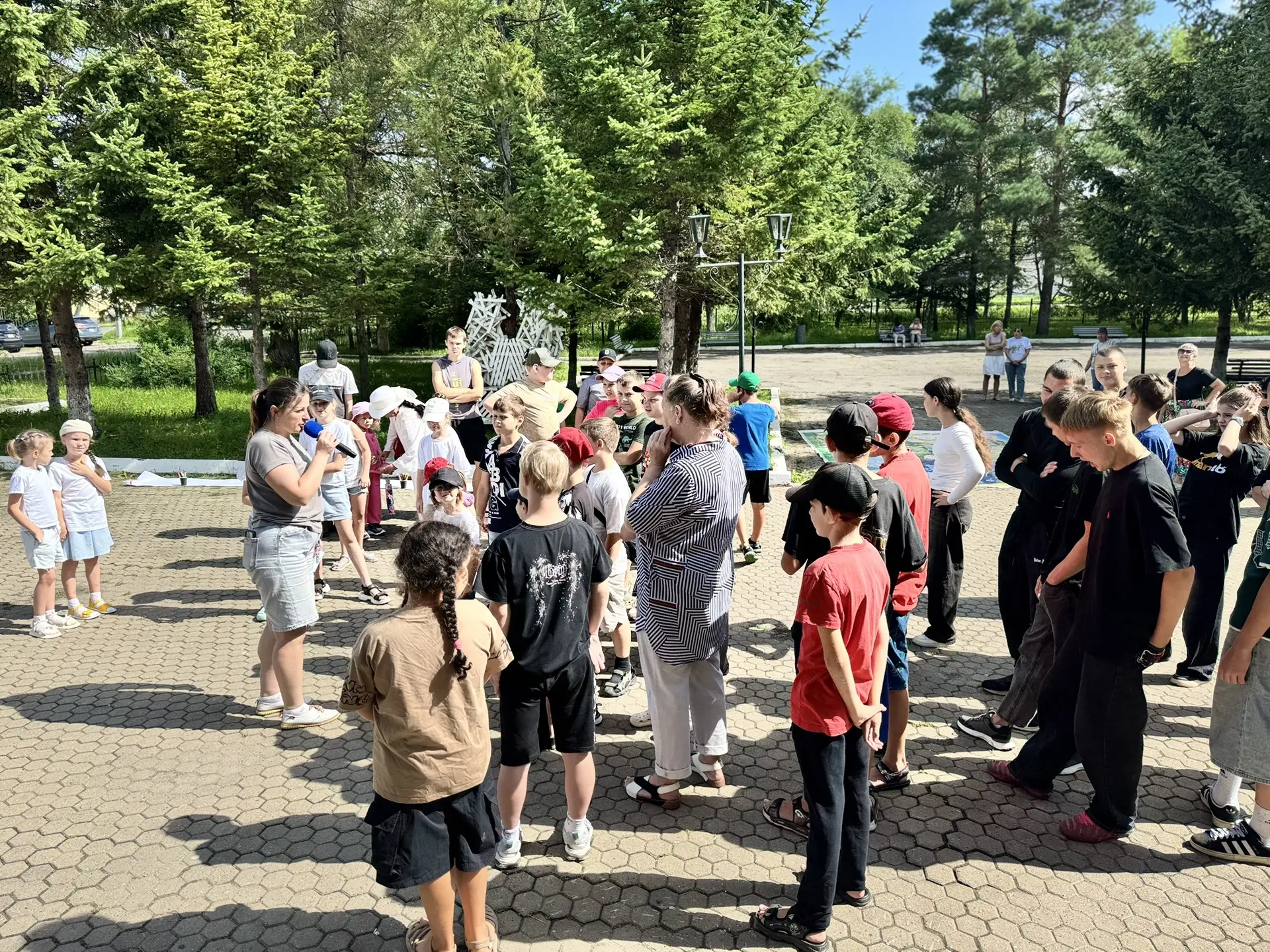 🌟Сегодня площадка перед кинотеатром «Планета» превратилась в настоящий островок детств...