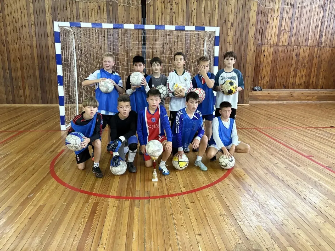 🎉 **Городские соревнования по футболу: наша команда — чемпион!** 🎉