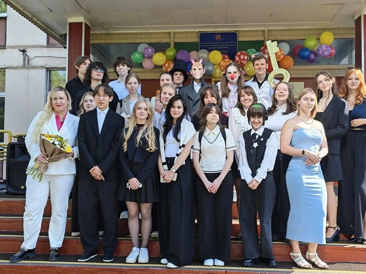 Вы — главная сила и главное украшение этого дня! ✨