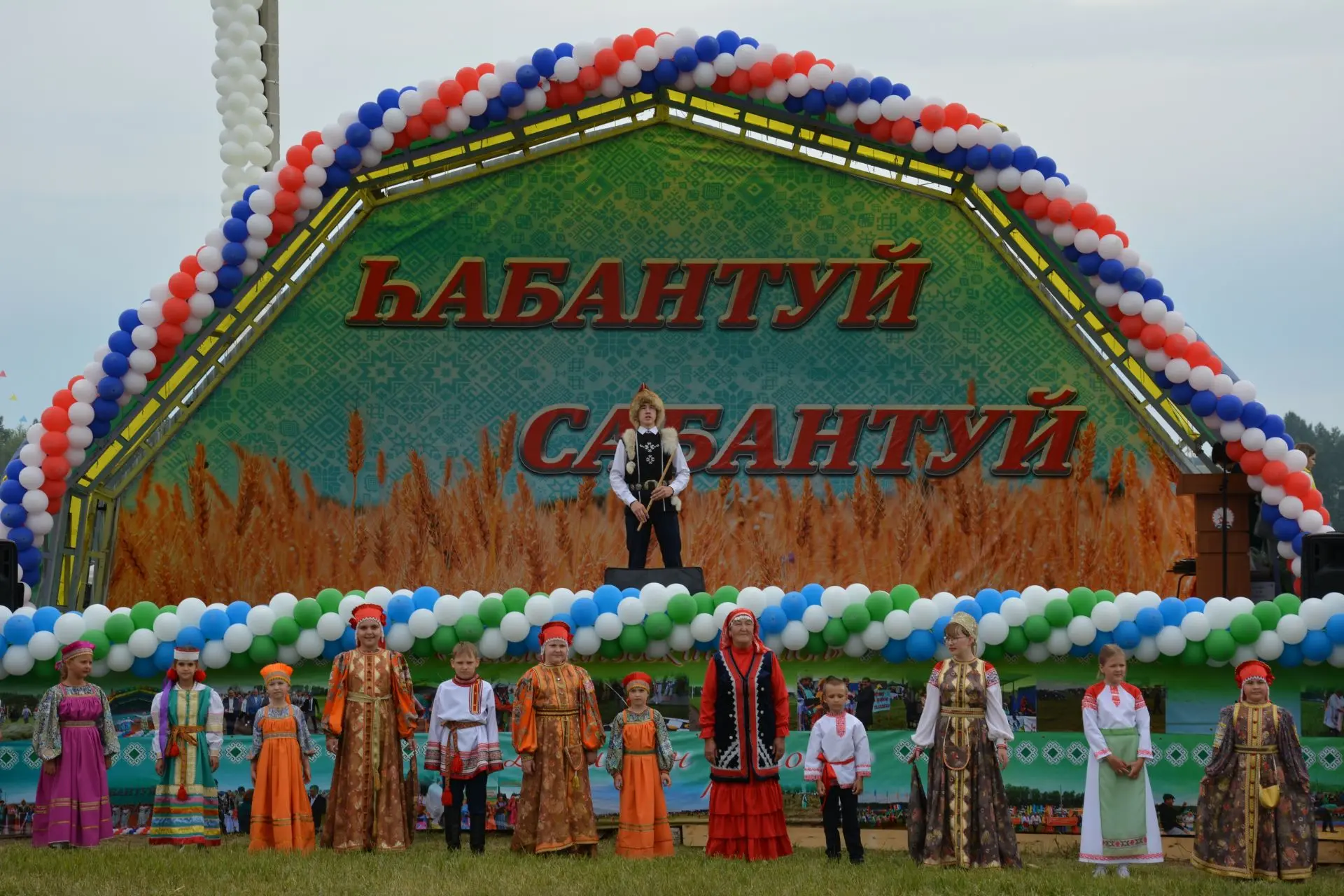 В Давлекановском районе прошёл Сабантуй-2026!

Яркие моменты праздника можно посмотреть в альбоме по